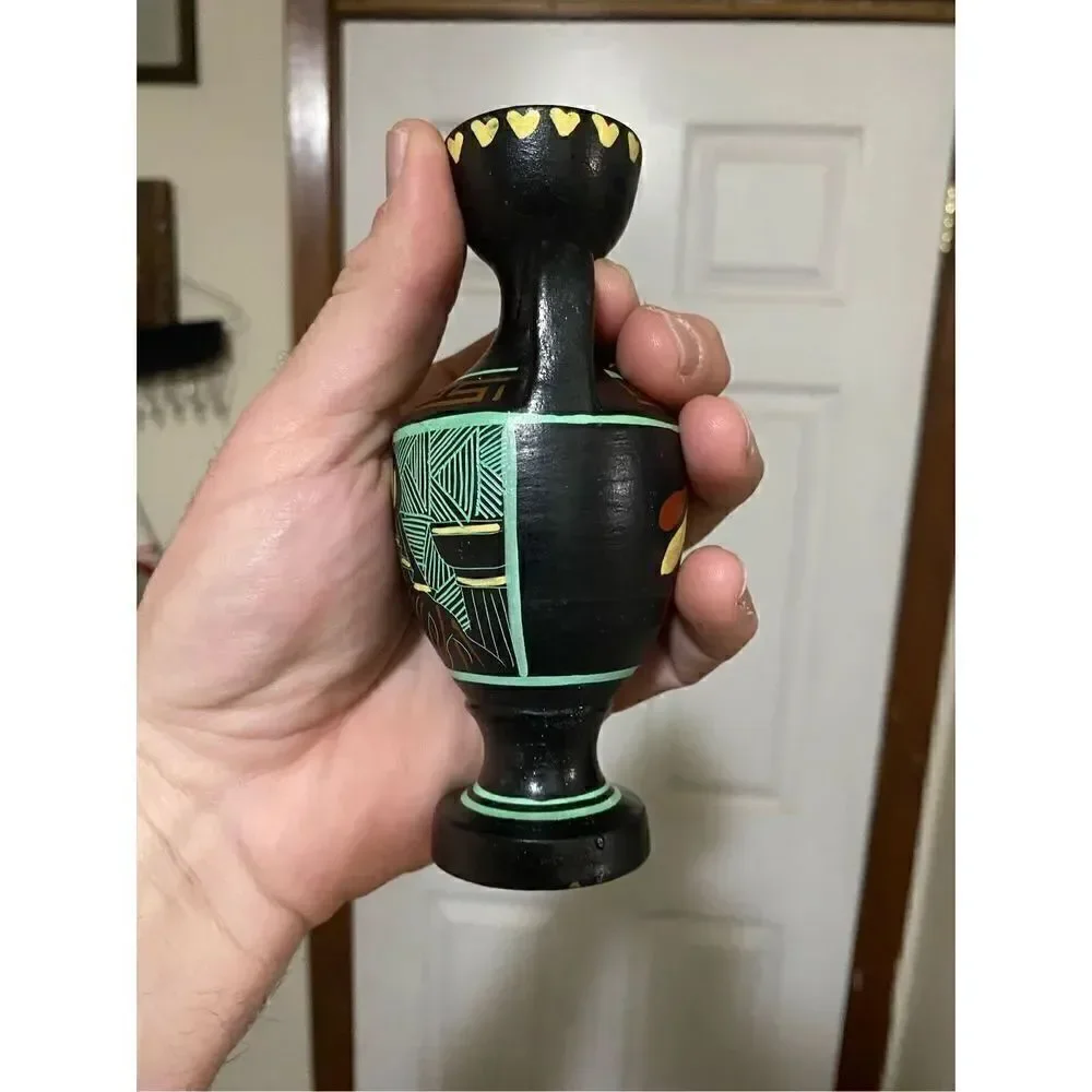 Vintage handmade 5.5in vase